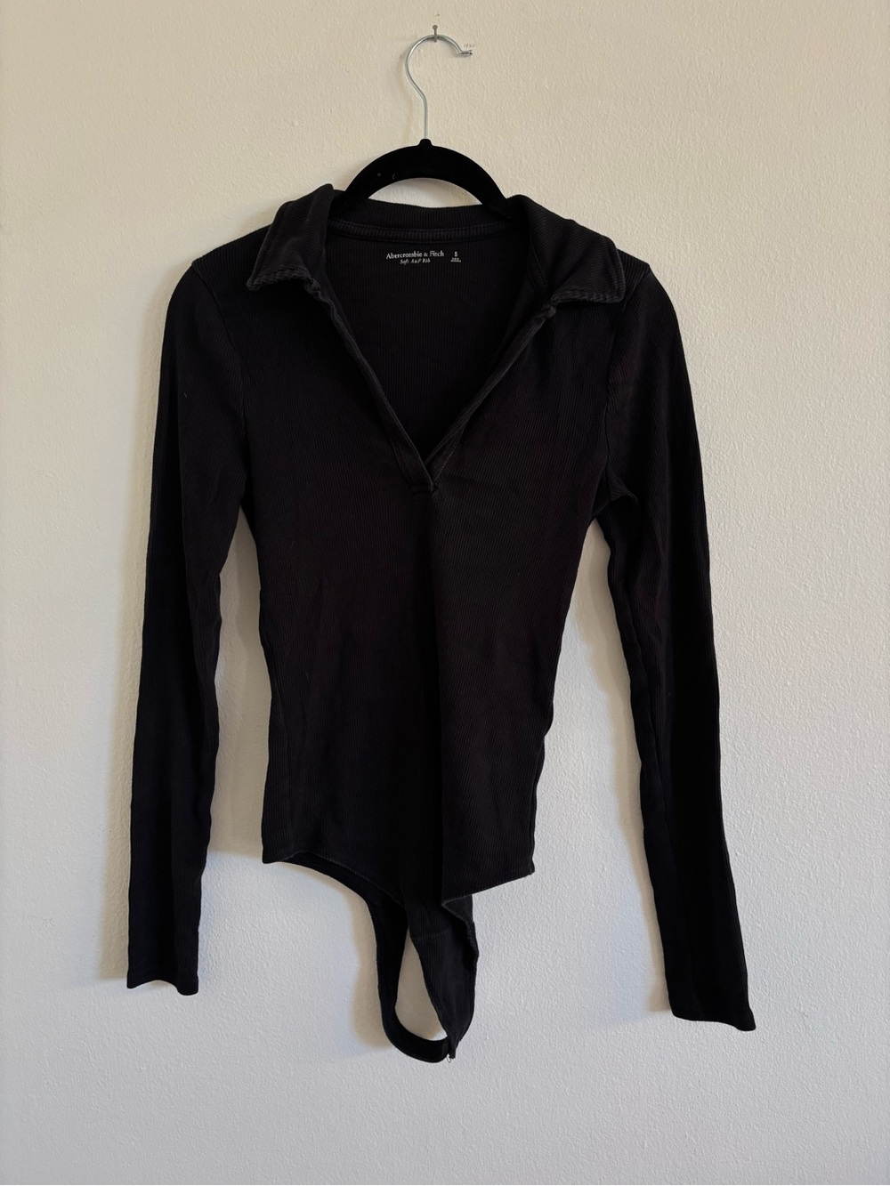 Abercrombie & Fitch Black Long-Sleeve Collared V-Neck Bodysuit